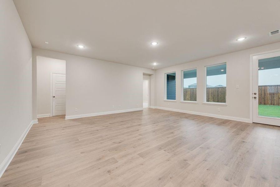 Spacious, unfurnished interior of a new home in Creekside of Crowley, Crowley (Image 24).