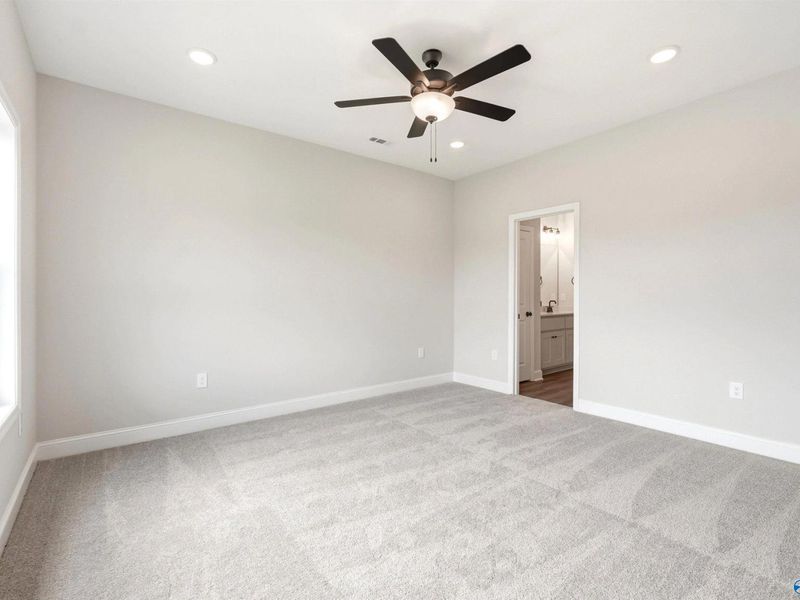 Spacious, unfurnished interior of a new home in Bailey Park, Fayetteville (Image 10).