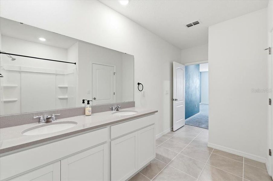 Furnished interior view inside a new home in , Lakeland (Image 5).