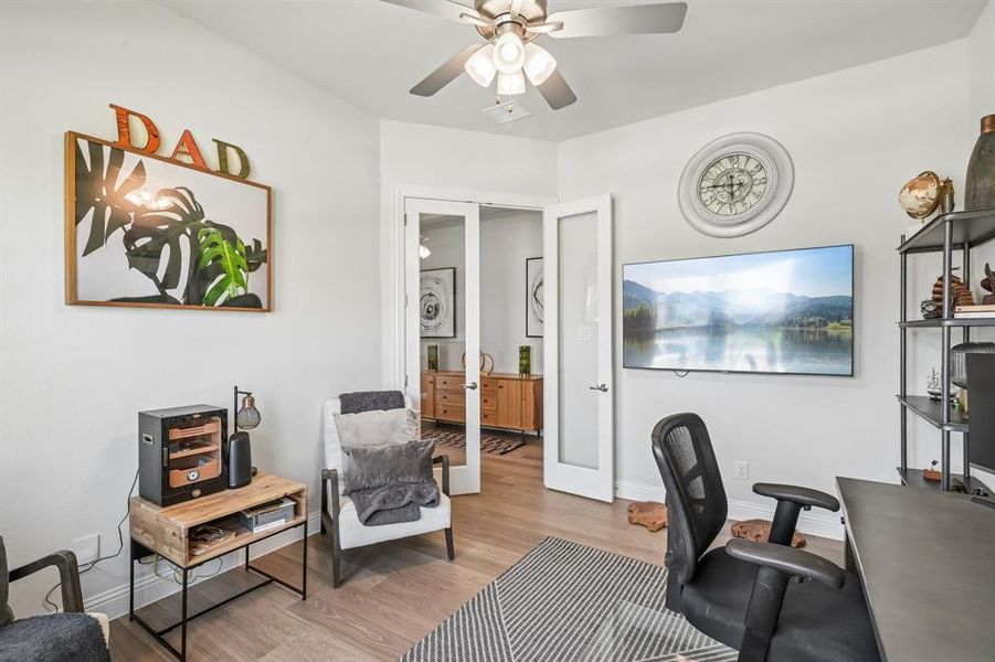 Furnished interior view inside a new home in Ridge Crossing, Waxahachie (Image 29).