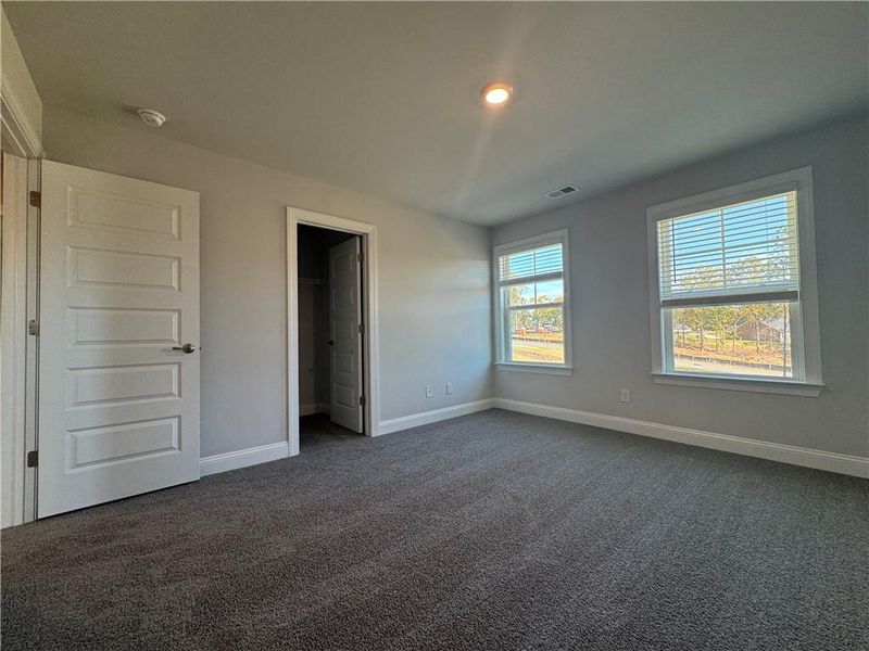 Spacious, unfurnished interior of a new home in Tuscany Hills, Douglasville (Image 13). Spacious, unfurnished interior of a new home in Tuscany Hills, Douglasville (Image 13).