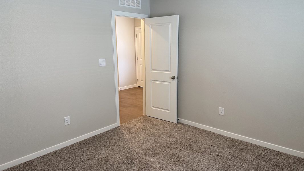 Spacious, unfurnished interior of a new home in London Towne, Corpus Christi (Image 13).