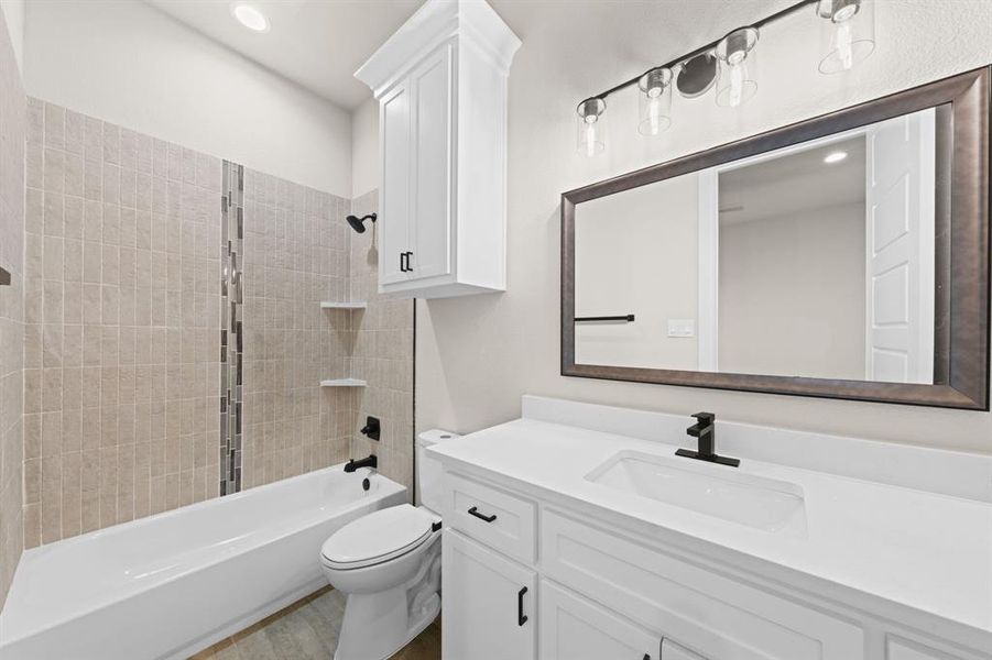 Furnished interior view inside a new home in , Waxahachie (Image 7). Furnished interior view inside a new home in , Waxahachie (Image 7).