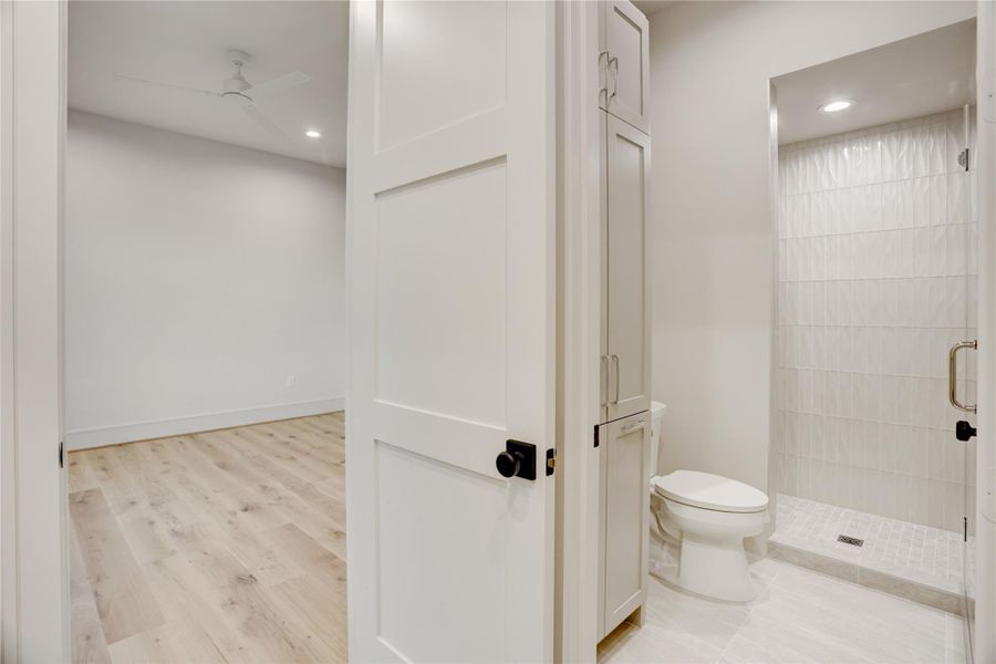 Spacious, unfurnished interior of a new home in , Houston (Image 20).