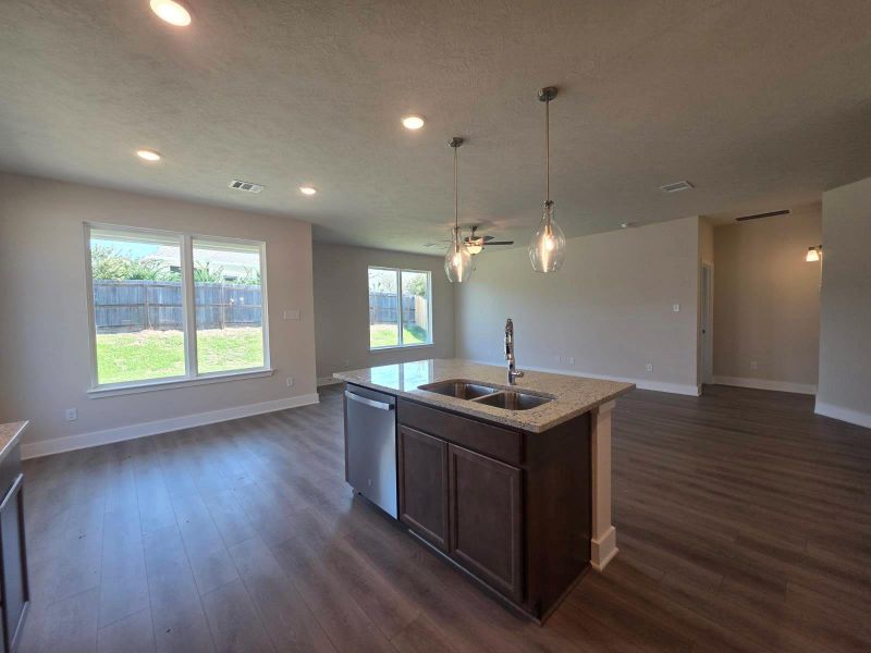 Spacious, unfurnished interior of a new home in , Brenham (Image 18).