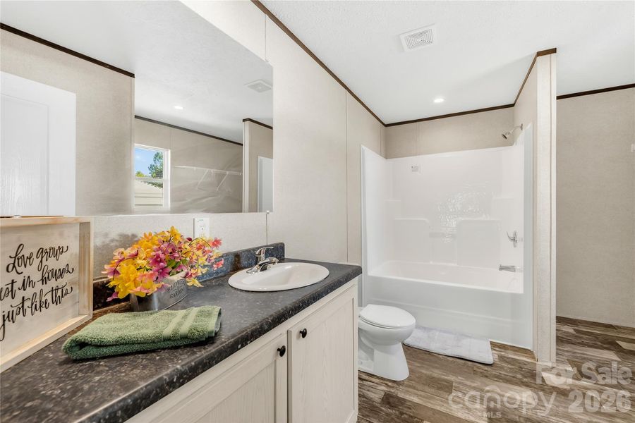 Image 32 of a home in .