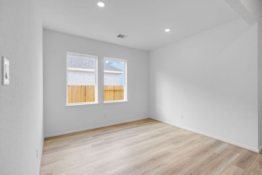 Spacious, unfurnished interior of a new home in Brookewater 45s, Rosenberg (Image 16). Spacious, unfurnished interior of a new home in Brookewater 45s, Rosenberg (Image 16).