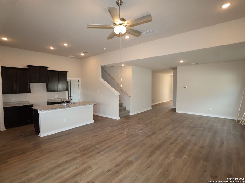 Spacious, unfurnished interior of a new home in Winding Brook, San Antonio (Image 20). Spacious, unfurnished interior of a new home in Winding Brook, San Antonio (Image 20).