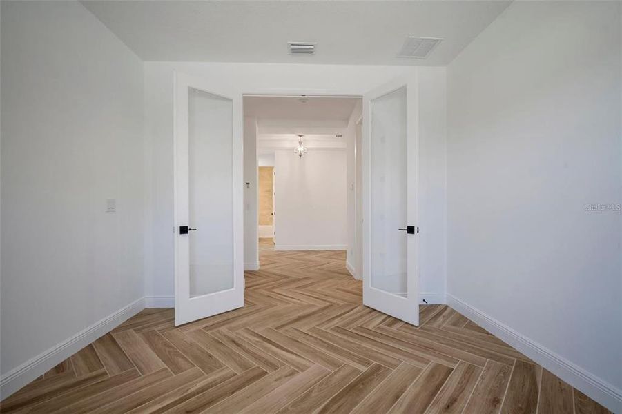 Spacious, unfurnished interior of a new home in North River Ranch, Parrish (Image 15).