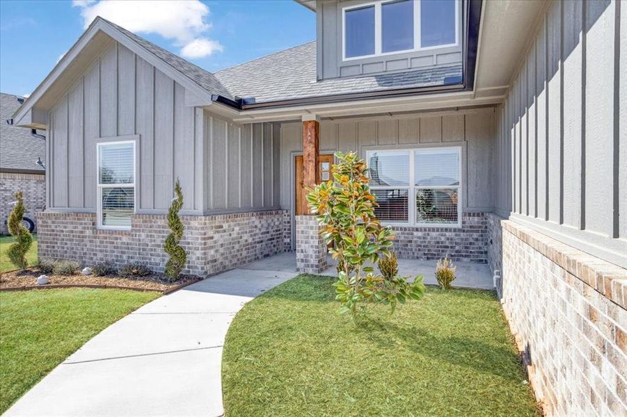 Exterior details and patio area of a home in , Sherman (Image 3).