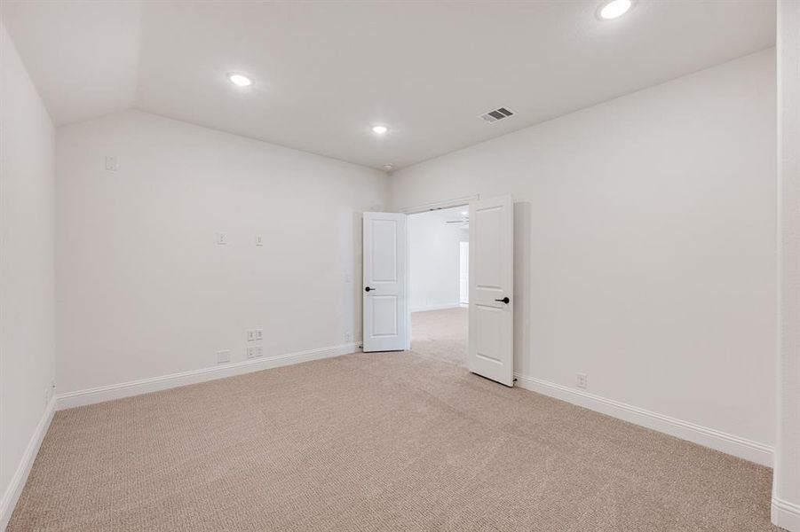 Spacious, unfurnished interior of a new home in Windsong Ranch Classic 61, Prosper (Image 17). Spacious, unfurnished interior of a new home in Windsong Ranch Classic 61, Prosper (Image 17).