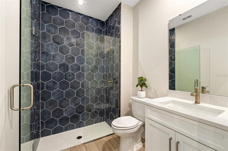 Image 15 of a home in Meridian Parks.