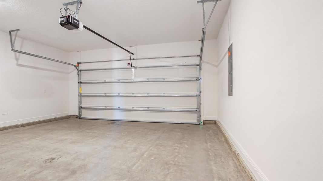 Spacious, unfurnished interior of a new home in Ashton Park Phase III, Freeport (Image 25).