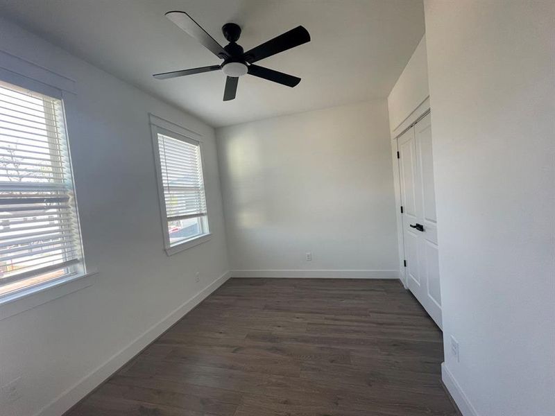 Spacious, unfurnished interior of a new home in , Dallas (Image 9).
