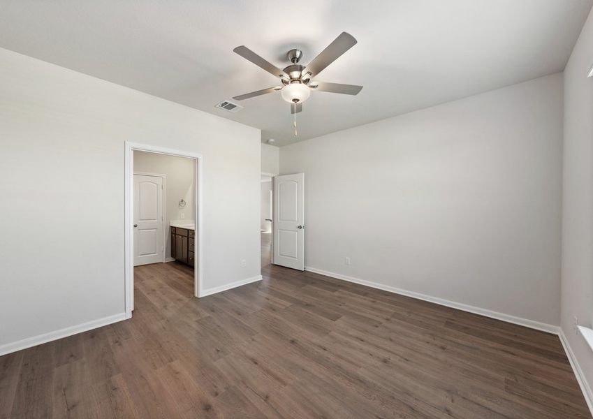 Representative unfurnished interior of a home built from the Orchid by LGI Homes in Southaven, Hutchins (Image 12).