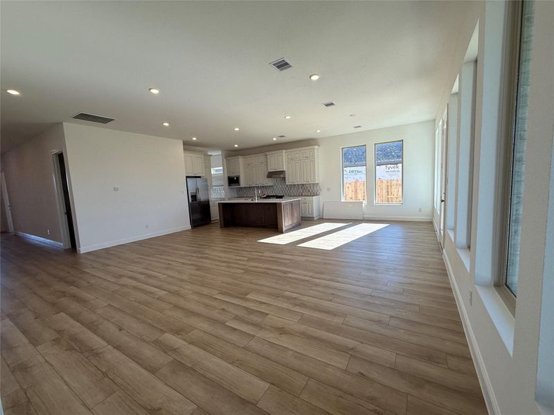 **Photos are for represesentative purpose only. This is not the actual home.**