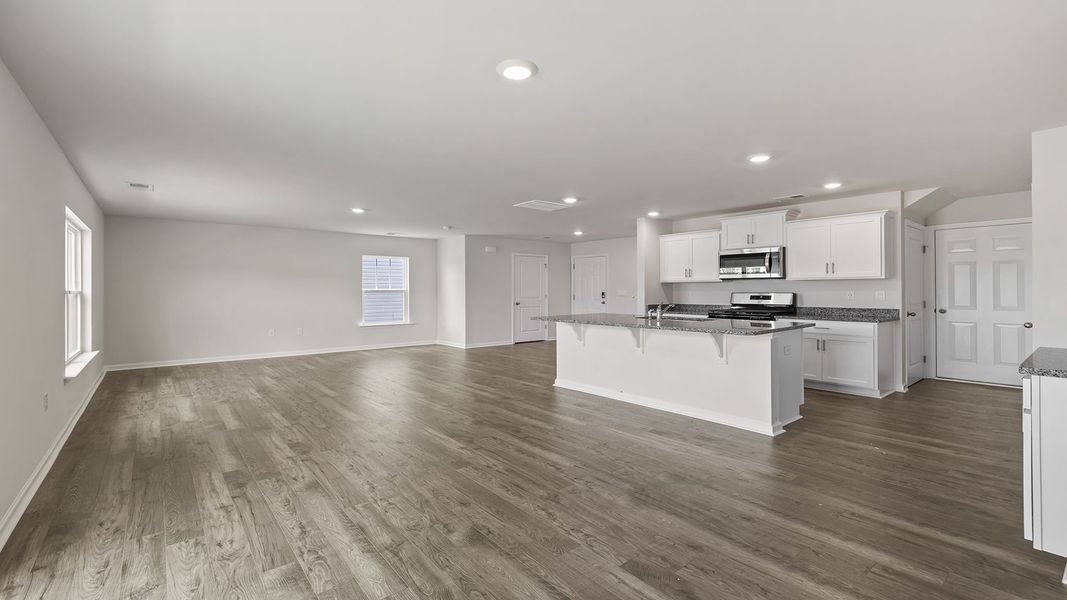 Spacious, unfurnished interior of a new home in Seneca Falls, Seneca (Image 15).
