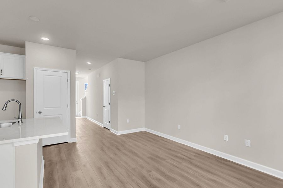 Spacious, unfurnished interior of a new home in , Summerville (Image 22).