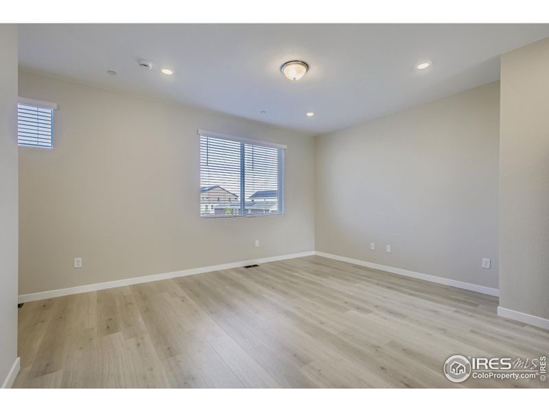 Spacious, unfurnished interior of a new home in , Fort Collins (Image 18).