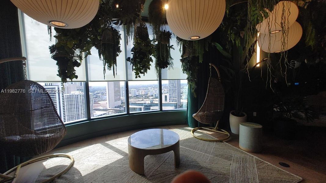 Community amenities in , Miami Beach (Image 12).