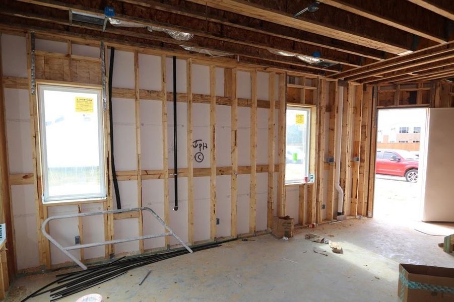 Spacious, unfurnished interior of a new home in Retreat at Oak Park, Houston (Image 14).