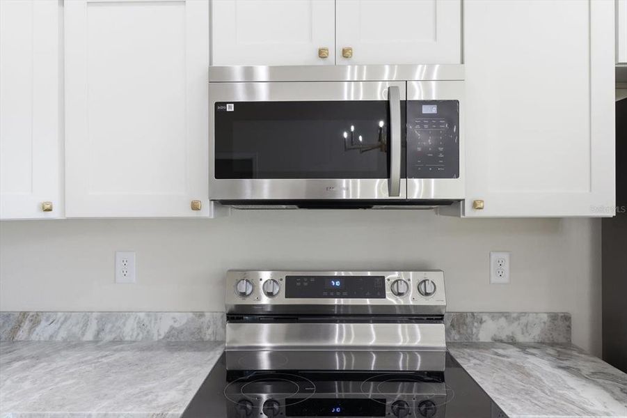 Close-up of interior finishes inside a home in , Citrus Springs (Image 17).