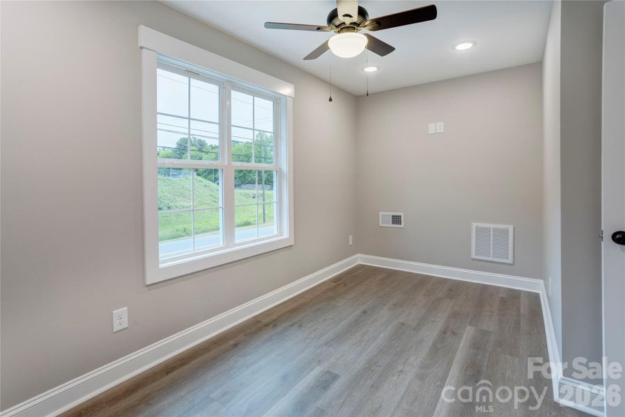Spacious, unfurnished interior of a new home in , Concord (Image 15).