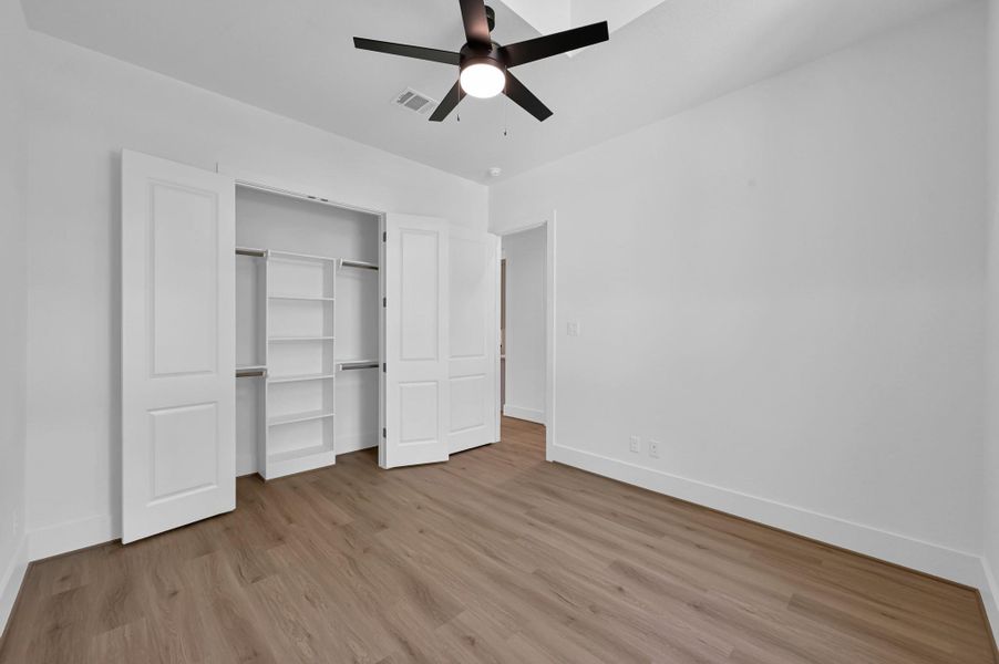 Spacious, unfurnished interior of a new home in , Willis (Image 20).