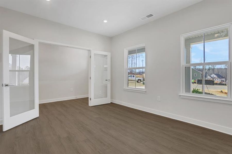 Spacious, unfurnished interior of a new home in Crystal Falls, Dawsonville (Image 20).