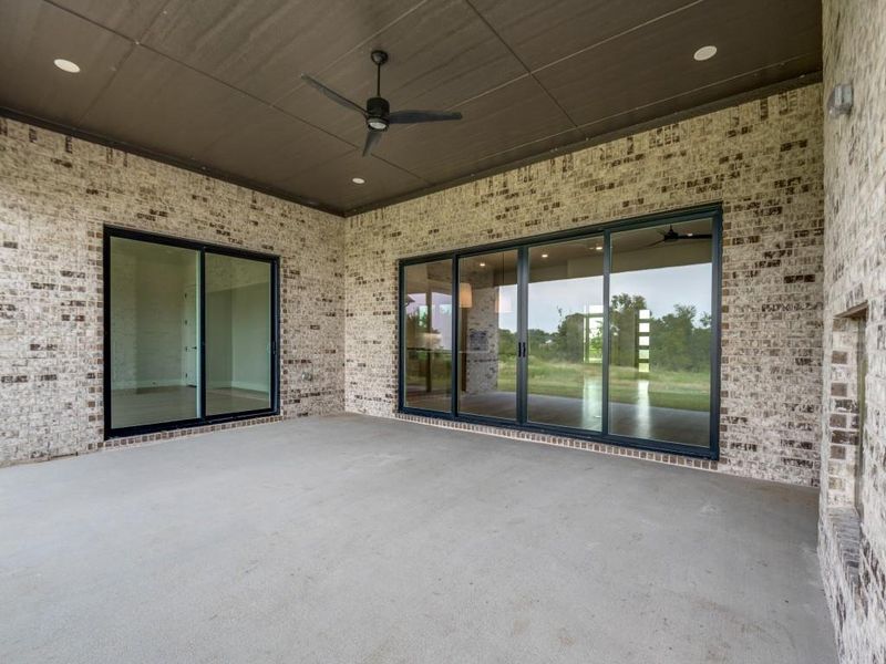 Spacious, unfurnished interior of a new home in , Mesquite (Image 29).
