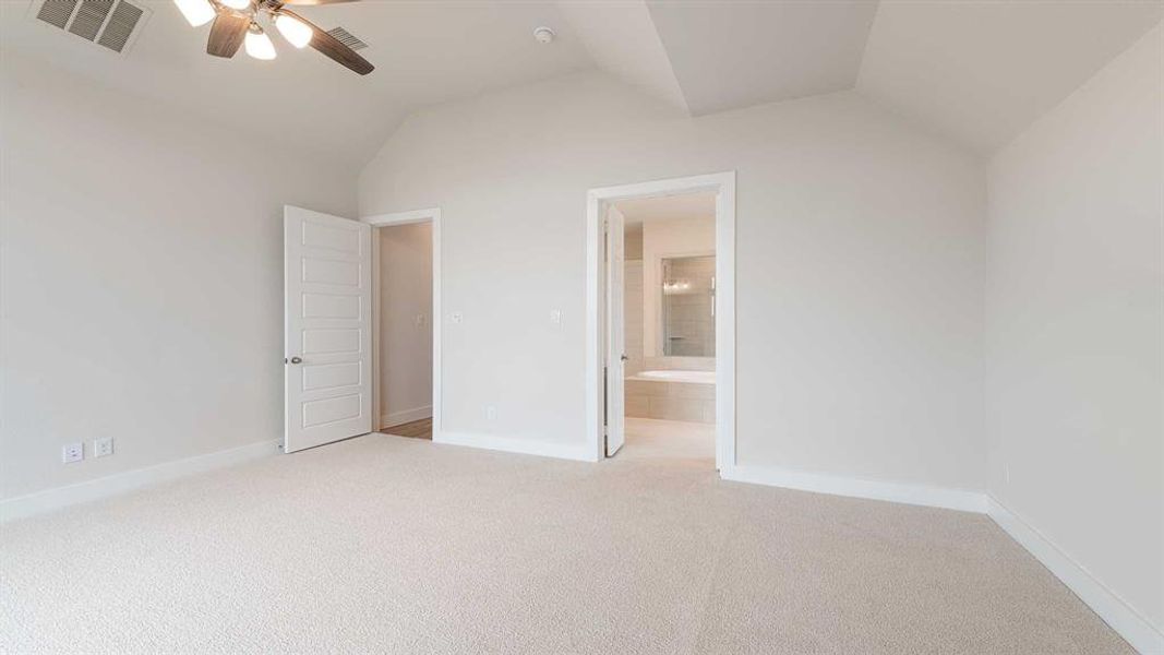 Spacious, unfurnished interior of a new home in Myrtle Creek 60', Waxahachie (Image 20).