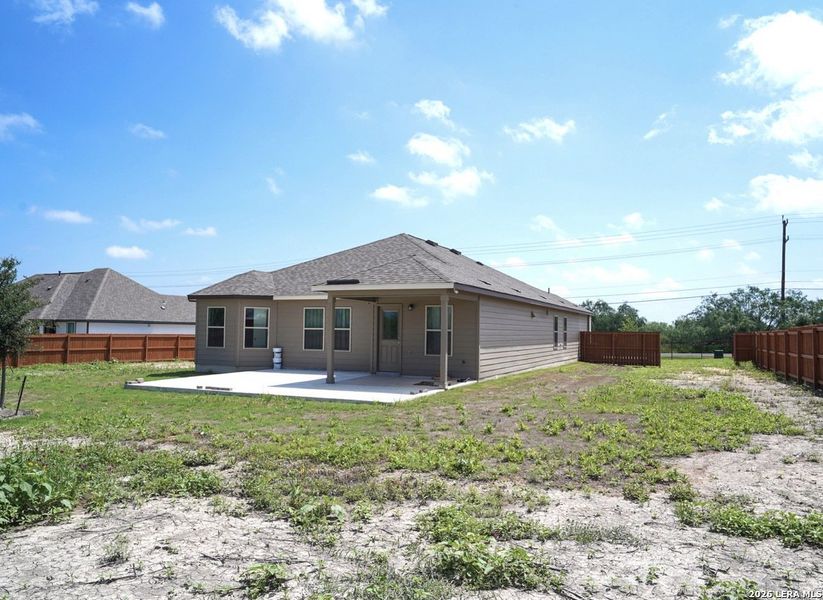 Exterior details and patio area of a home in Jordan's Ranch, San Antonio (Image 23).