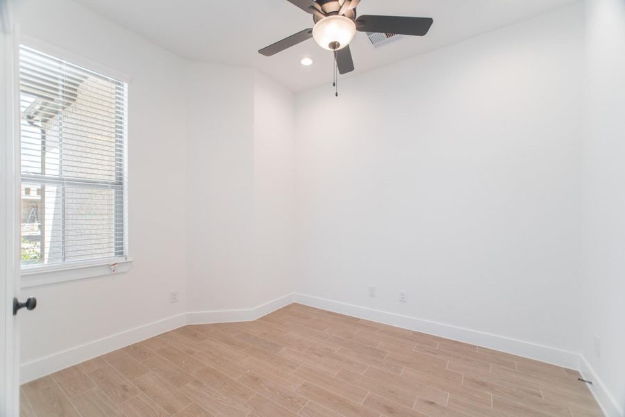 Spacious, unfurnished interior of a new home in , Conroe (Image 26). Spacious, unfurnished interior of a new home in , Conroe (Image 26).