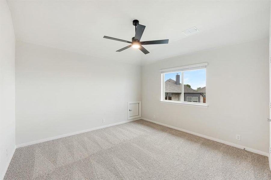 Spacious, unfurnished interior of a new home in Star Ranch, Godley (Image 32).