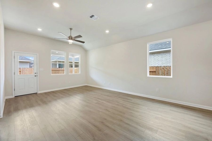 Spacious, unfurnished interior of a new home in La Cima, San Marcos (Image 22).