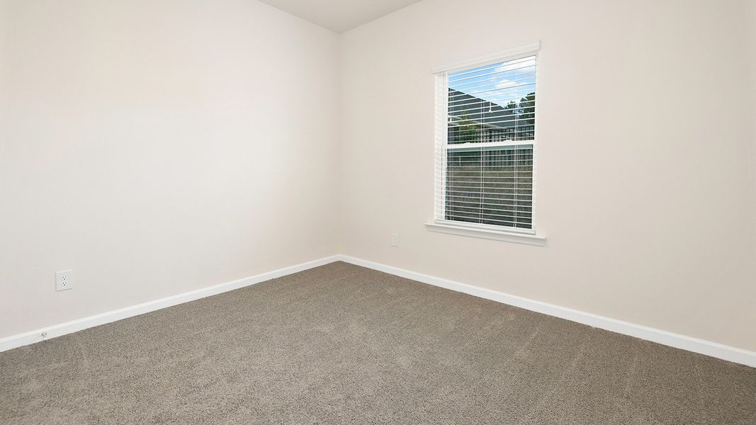 Spacious, unfurnished interior of a new home in Valleywood Farms, Waynesville (Image 20).