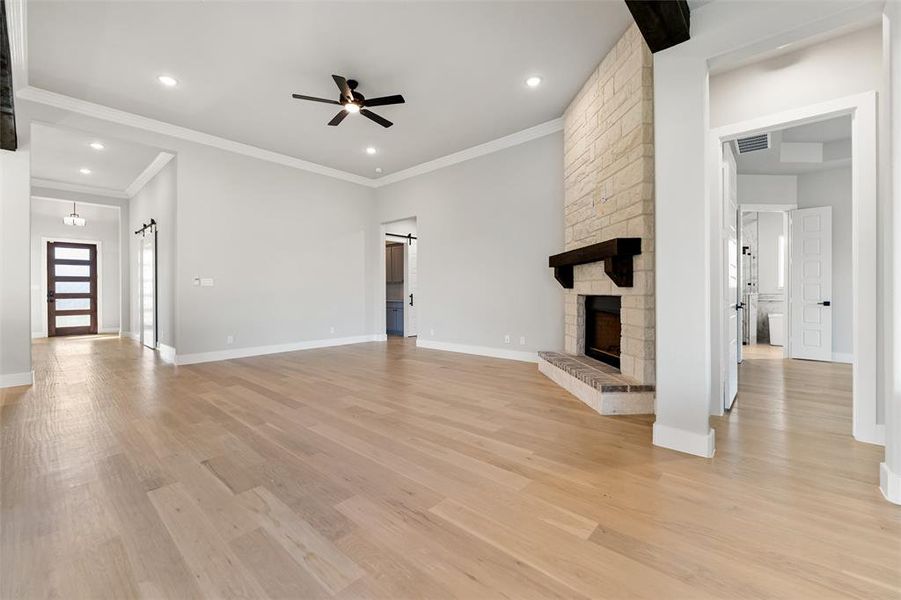 Spacious, unfurnished interior of a new home in King Crossing Estates, Van Alstyne (Image 22). Spacious, unfurnished interior of a new home in King Crossing Estates, Van Alstyne (Image 22).