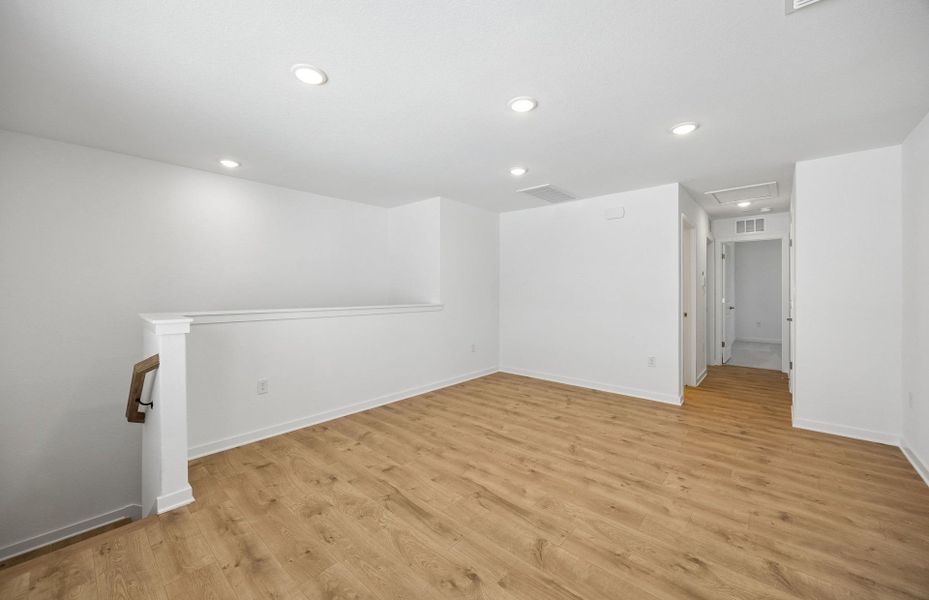 Spacious, unfurnished interior of a new home in Lagos, Manor (Image 30).