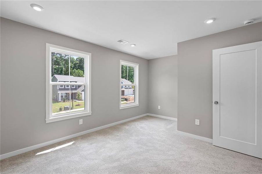 Spacious, unfurnished interior of a new home in Crossvine Estates, Braselton (Image 32).