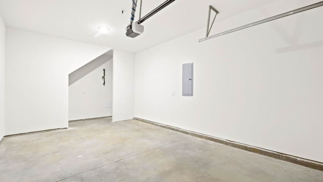 Spacious, unfurnished interior of a new home in The Arbor Townhomes, Kingsport (Image 23).