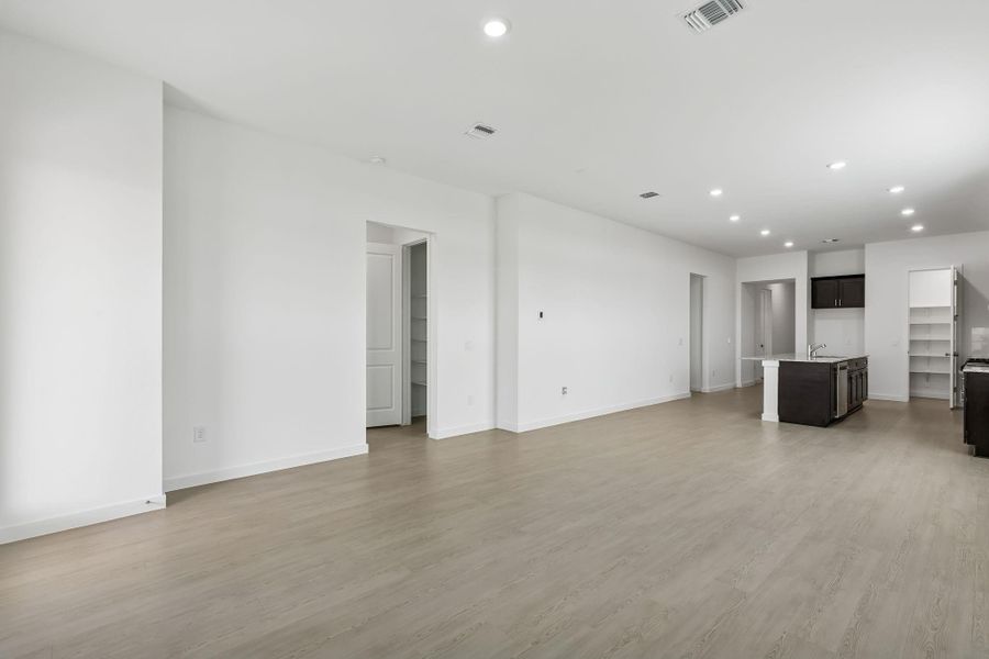 Spacious, unfurnished interior of a new home in Windcress, Cove (Image 19).