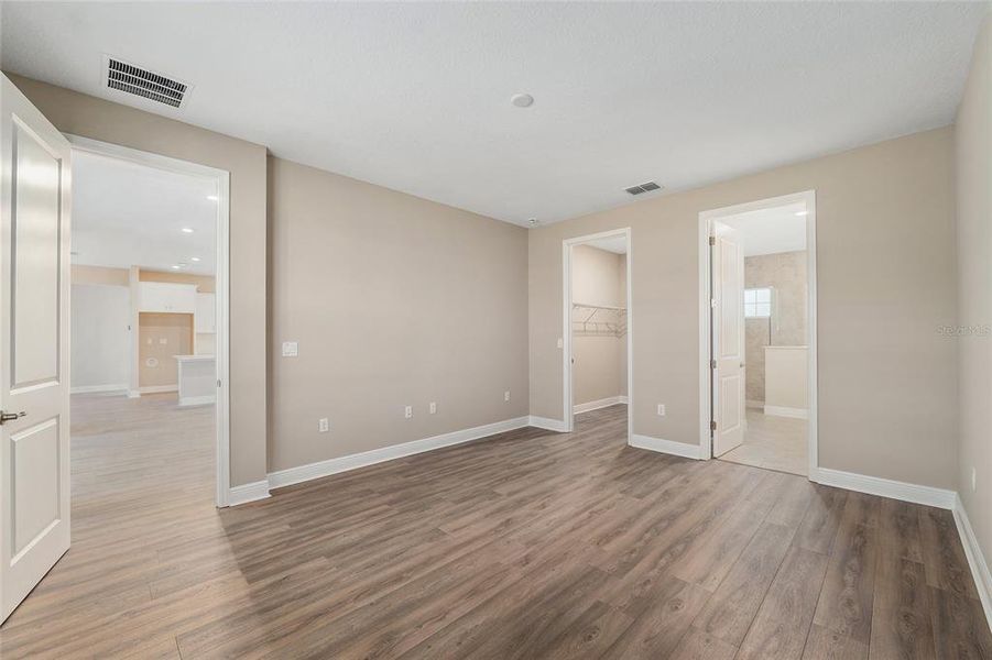 Spacious, unfurnished interior of a new home in , Ocala (Image 49).