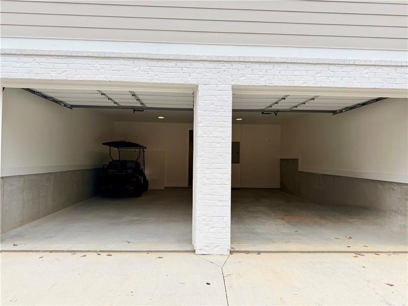 Exterior details and patio area of a home in Laurel Brooke, Peachtree City (Image 32).