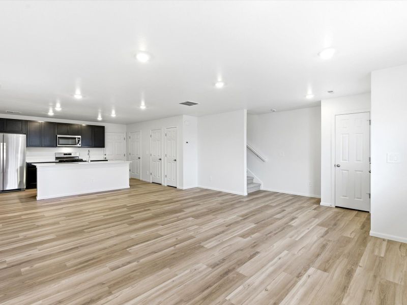 Spacious, unfurnished interior of a new home in Skyview at High Point, Aurora (Image 10).