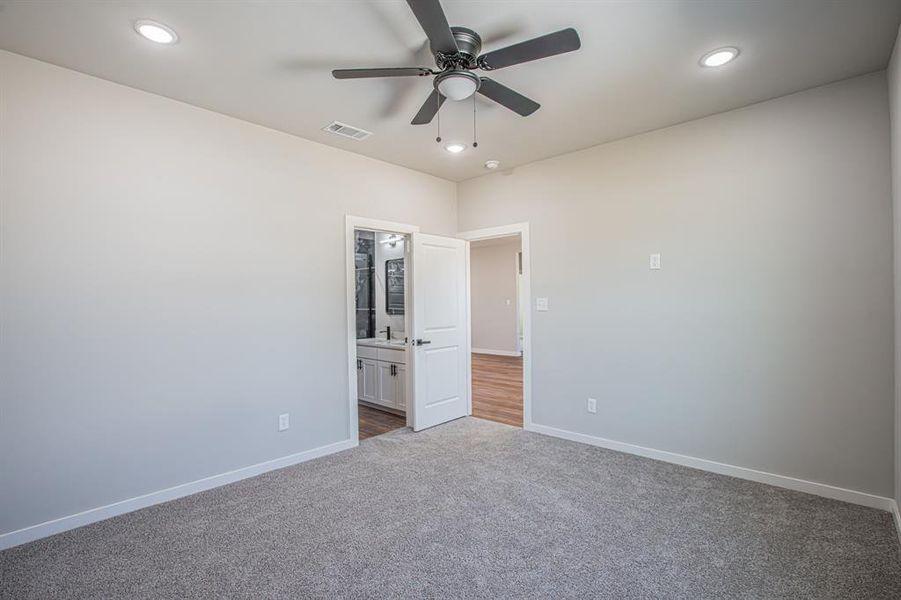 Spacious, unfurnished interior of a new home in , Bridgeport (Image 29).
