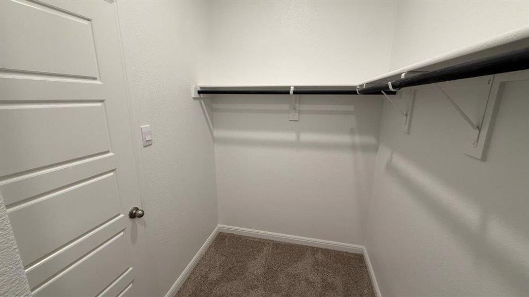 Spacious, unfurnished interior of a new home in Saratoga, Granbury (Image 18).