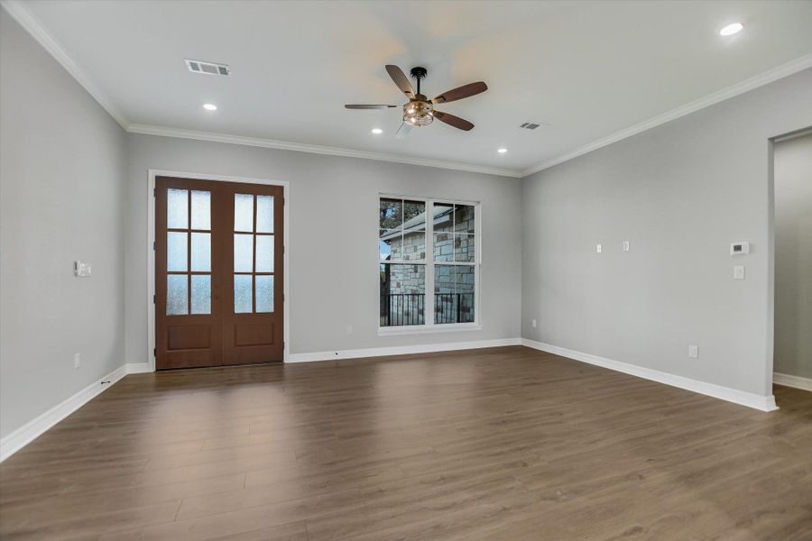 Spacious, unfurnished interior of a new home in , Horseshoe Bay (Image 13).