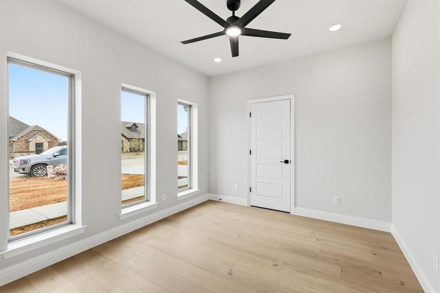 Spacious, unfurnished interior of a new home in , Bridgeport (Image 26).