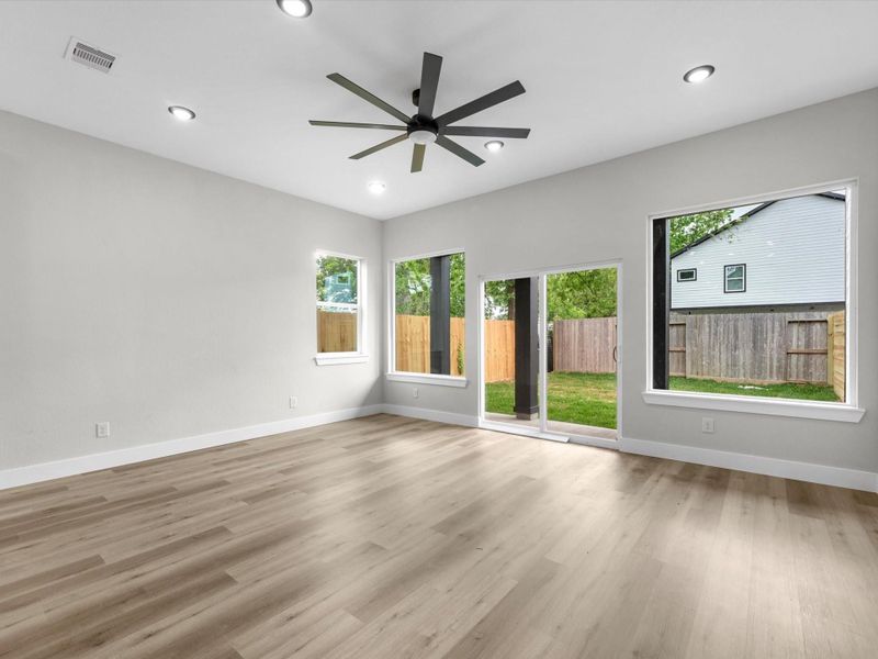 Spacious, unfurnished interior of a new home in , Houston (Image 19).