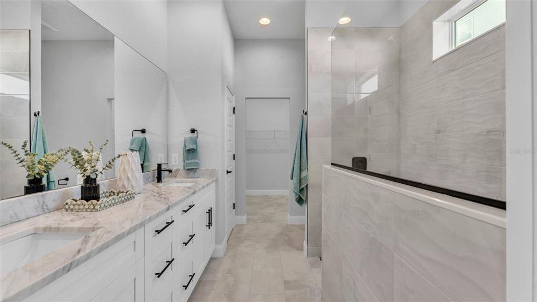 Furnished interior view inside a new home in , Lakeland (Image 8).